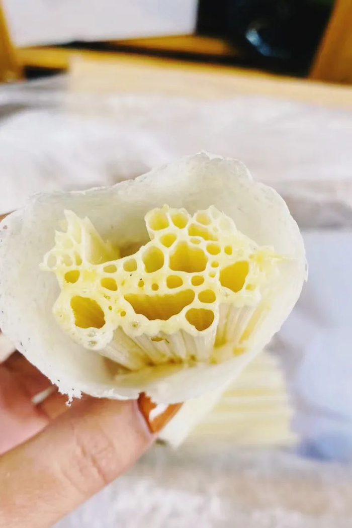 糖葱煎饼，来自潮汕的“小甜心”。摄影/糖房内糖葱