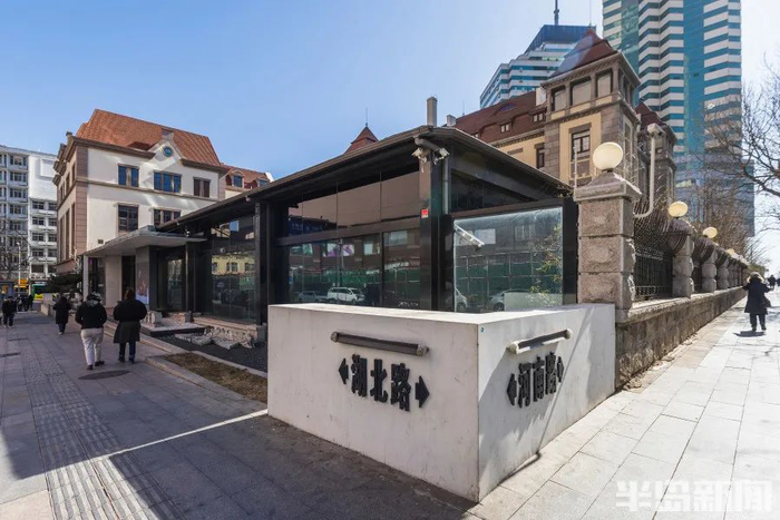 老建筑后部街景。