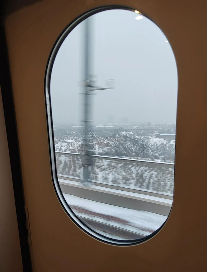 从北京回家过年的火车上，林林拍下的风景。  本文图片均为受访者提供