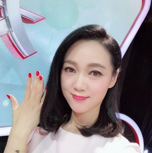 主持人阿进老婆图片