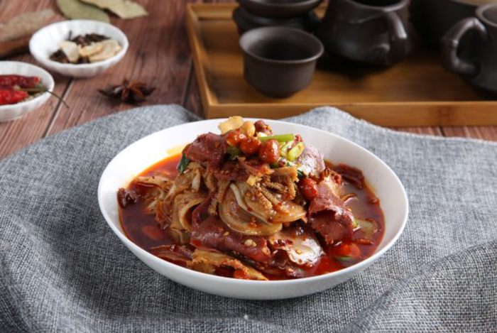 ▲图 | 紫燕百味鸡的拳头产品不是鸡，而是夫妻肺片