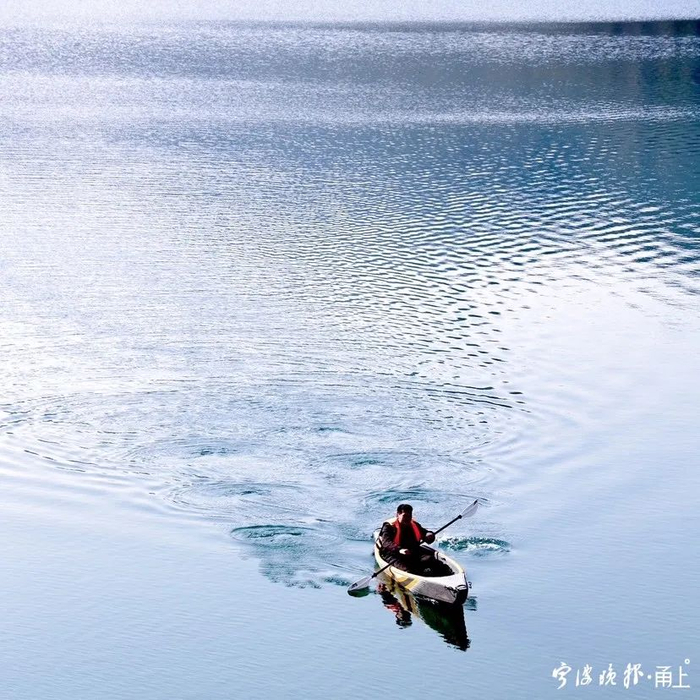 自带滤镜的“网红湖” 