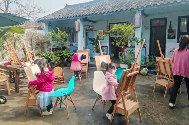 米克在四川大邑县开设的农村画室