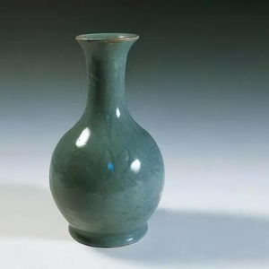 中国　宋時代　天青釉汝窑冰片纹长颈瓶　青磁長頸瓶　七官青磁 sddefault.jpg