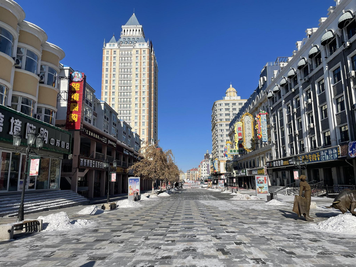 2月4日，农历正月十四，中苏街上大部分门店还没开门营业。新京报记者 张静姝 摄