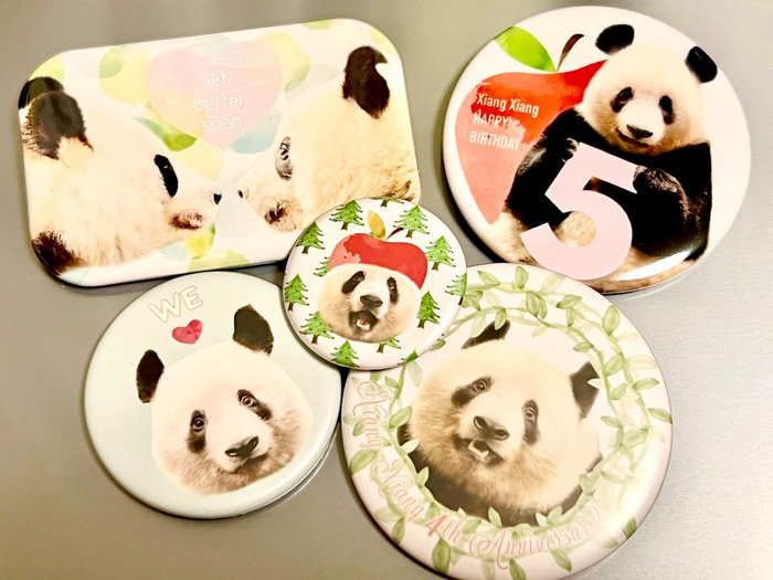 　大熊猫粉丝自制香香徽章/ lalapanda摄