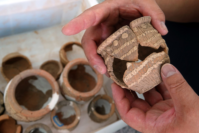 南佐遗址出土的特色陶器。图/视觉中国