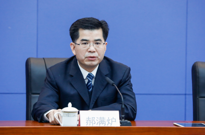 郝满炉回答记者提问 石涛 摄