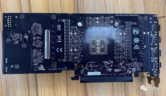 更多采用涡轮散热的RTX 4090出现双槽厚度,借用技嘉PCB设计