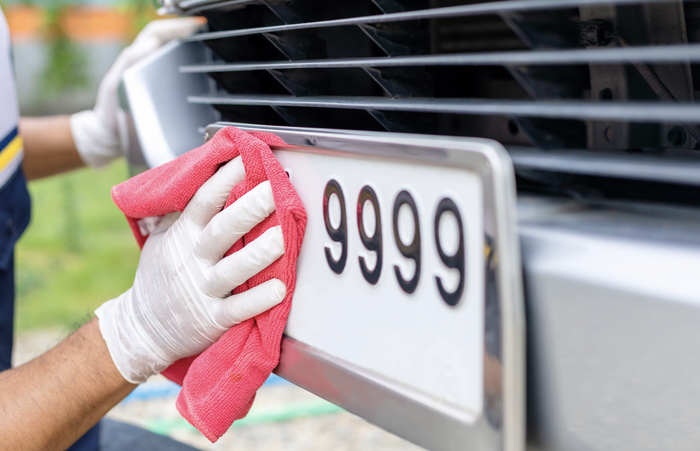 轻轻松松跌了一平方米房价。