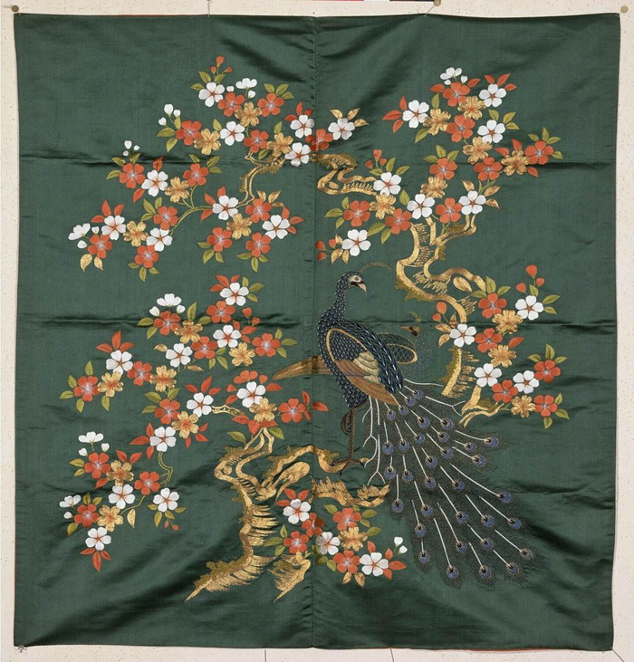 萌黄子地樱树孔雀模样袱纱，江户时代（19世纪）