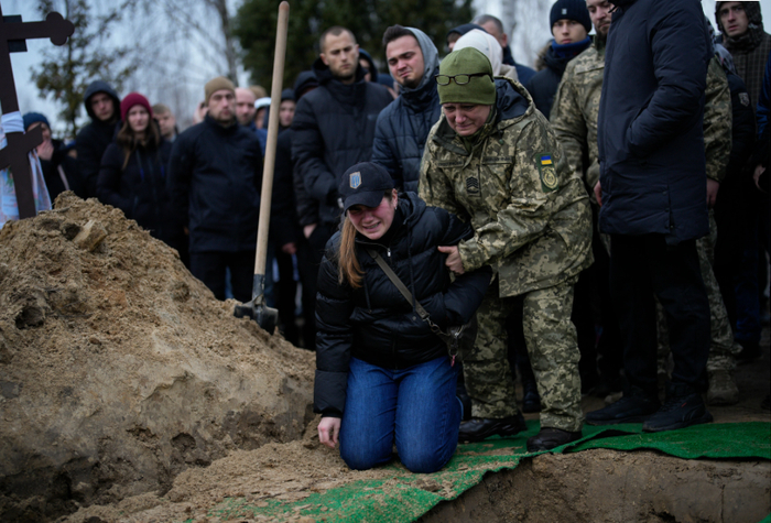 每一个逝去的生命，都是对战火的哭诉。图源：AP