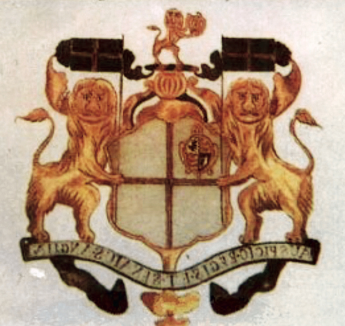 〔图二：2〕 釉上彩绘立狮徽章纹盘 清代“戴安娜” 号沉船出水 采自前揭周世荣、 魏止戈《海外瓷珍与海底瓷都》，第112页