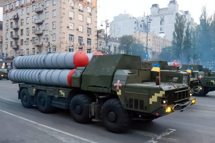 乌克兰装备的S-300防空导弹。