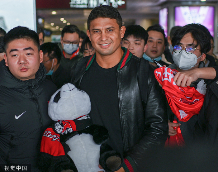 艾克森已经返回中国，加盟成都蓉城。