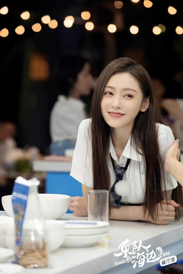 巴黎时装周内娱终于迎来高光,这位颜值身材天花板要去了