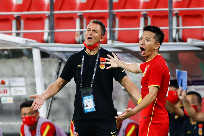 国足新帅扬科维奇此前执教国奥队。