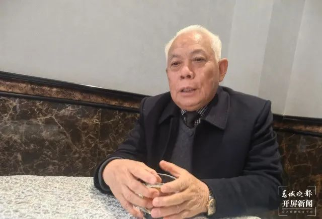 接受记者采访时，杨仕华难掩失落