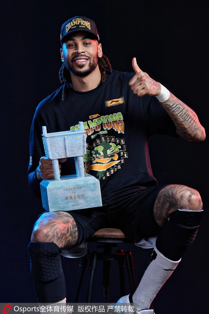 莫兰德上赛季帮助辽宁队拿下总冠军。