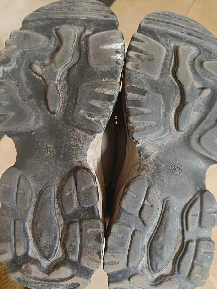 笑笑的43码的鞋子。