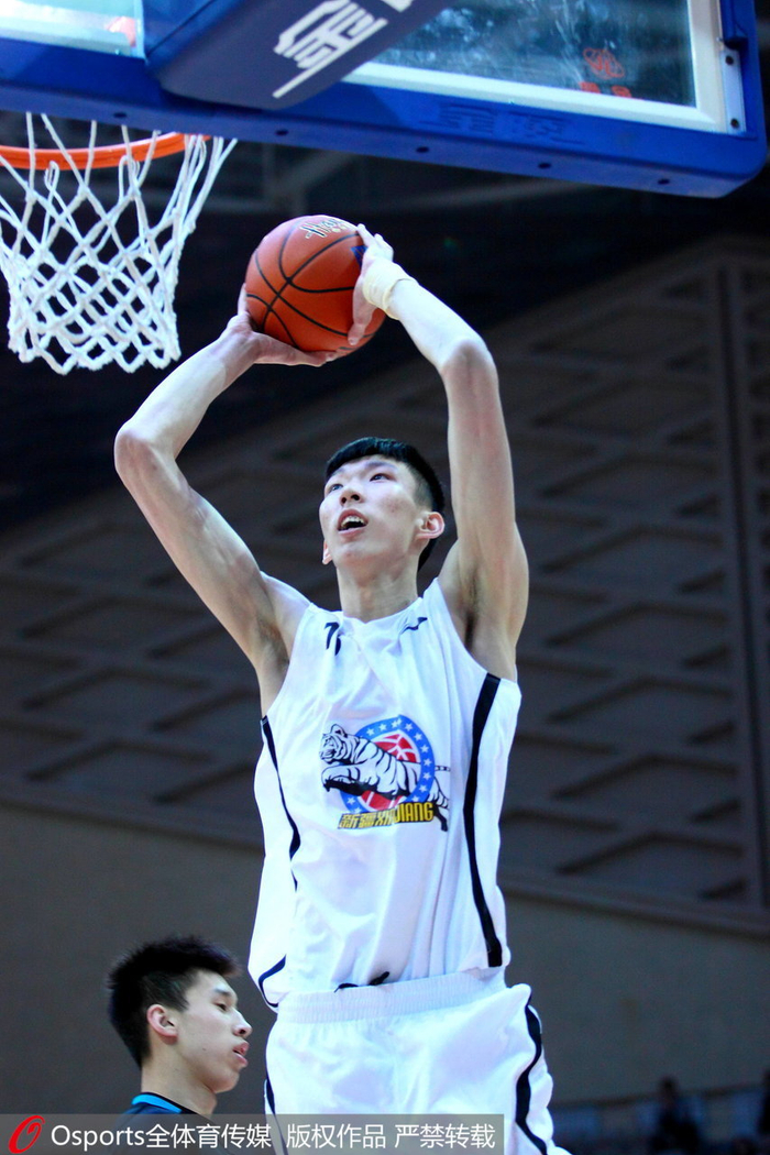 周琦和新疆男篮彻底闹翻。
