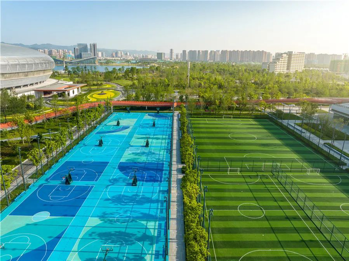 室外足篮球场 图据东安湖体育公园