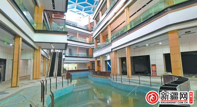 3月1日，正在装修中的米古里西域水游城二期项目。（全媒体记者宋建华摄）
