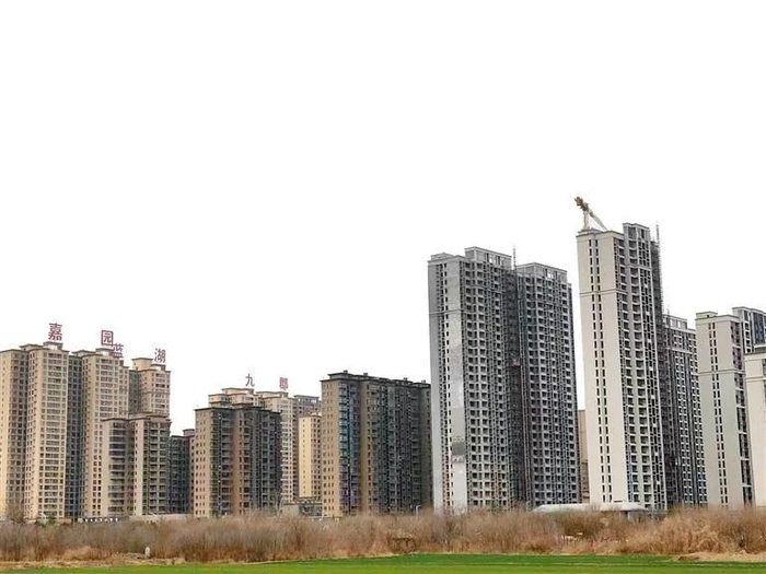 胡先生购买的房屋位于高陵区蓝湖九郡小区。