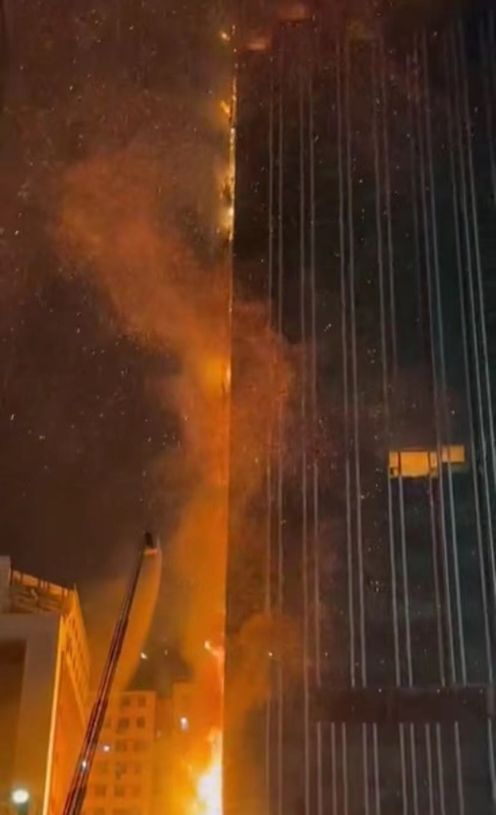 火灾现场。  受访者供图