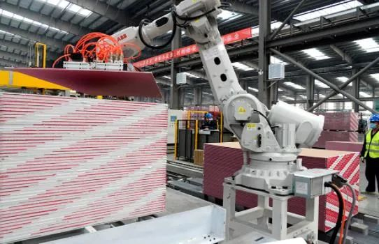 ▲2021年，山东信发集团信发环保建材公司生产车间一瞥。