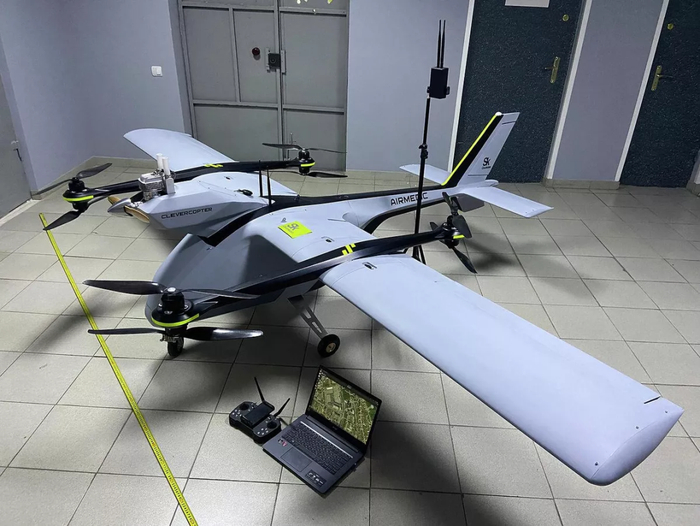 俄卫星社有关俄研发出监控油气管道“夜视”无人机的报道配图 图自Clevercopter公司