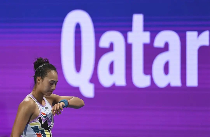 郑钦文在赛场上（新华社图）