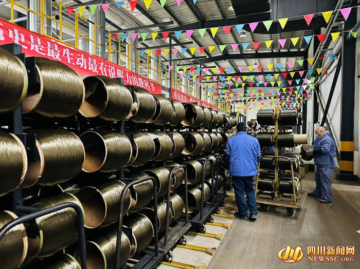 世界首套万吨级池窑连续玄武岩纤维示范线