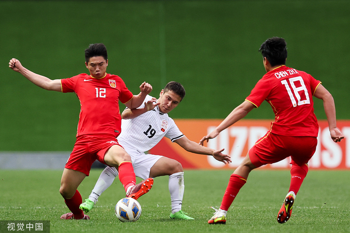 双方在比赛中多次出现冲突。