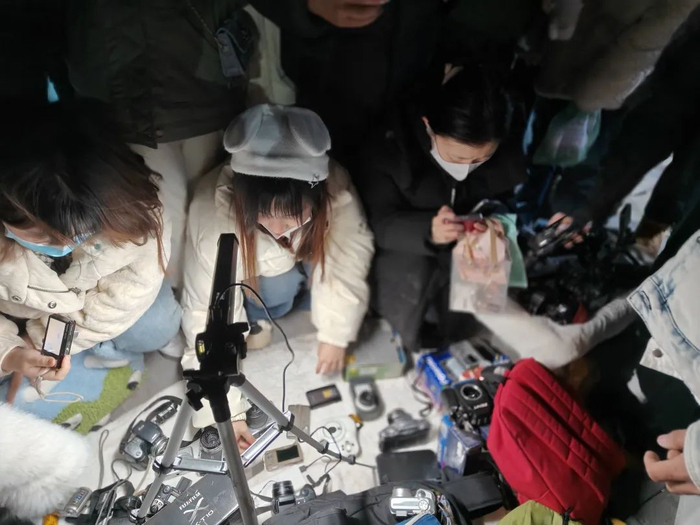 ▲潘家园夜市摊位。贝壳财经记者 李梦涵 摄