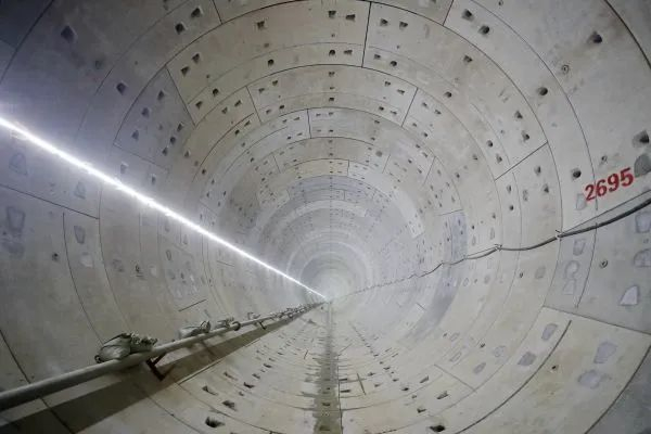 19号线鼓花区间隧道。通讯员袁永华　摄