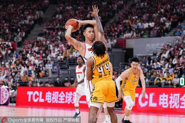 广东男篮险胜广厦。