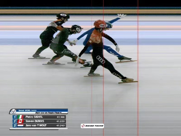 男子500米决赛撞线图。