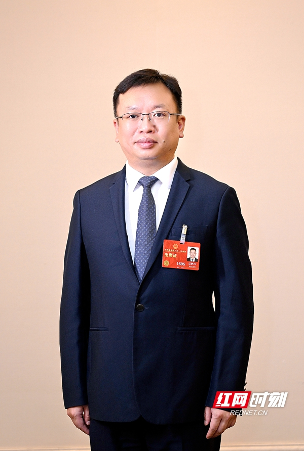 全国人大代表，湖南科力尔电机集团股份有限公司董事长、总经理聂鹏举。