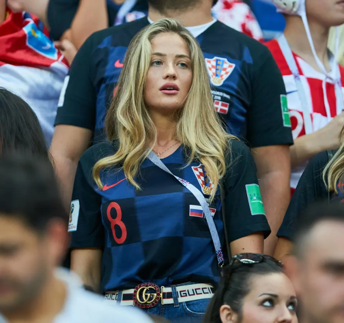 头脑精明还是时装老板|科瓦契奇|夏奇拉|伊莎贝拉_新浪新闻