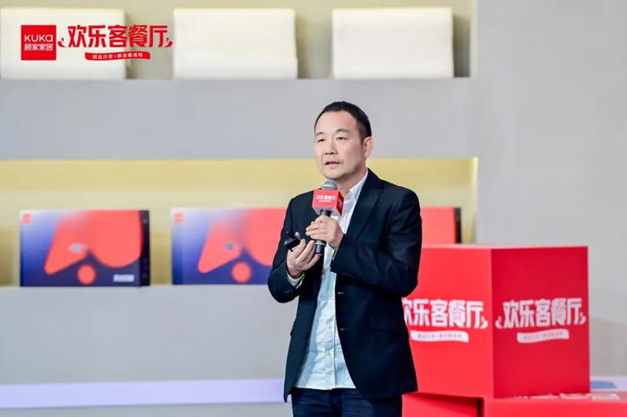 著名学者、作家，暨南大学生活方式研究院联席院长 费勇