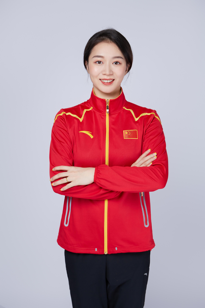 冠军背后“她力量”⑥ | 新手妈妈杨伊琳:闪耀,不只在赛场|体操|国家队|高低杠|奥运冠军|北京奥运会_新浪体育_新浪新闻