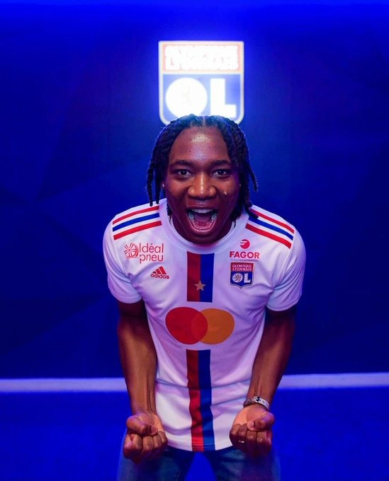 梅尔奇·迪莫奈加盟里昂队。