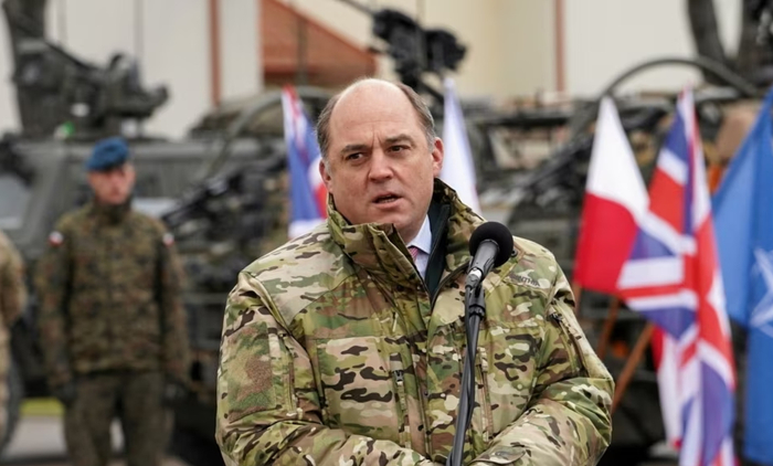 英国国防大臣本·华莱士