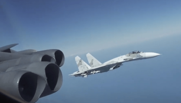 俄罗斯此前在黑海多次拦截美国B-52H战略轰炸机。