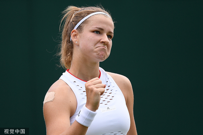 卡洛琳娜·穆霍娃。