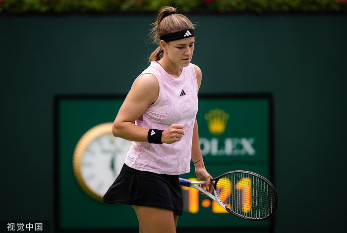 穆霍娃在比赛中。