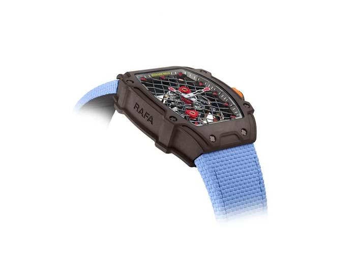 RM27-04的机芯由一个表面积仅为855平方毫米的微喷砂网格支撑。