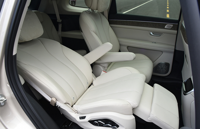 图：问界M7实拍，图片来源：汽车之家