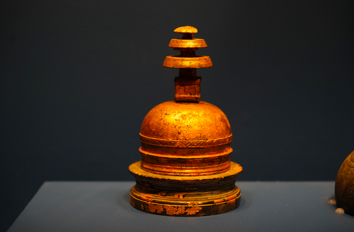 贴金箔塔形舍利容器